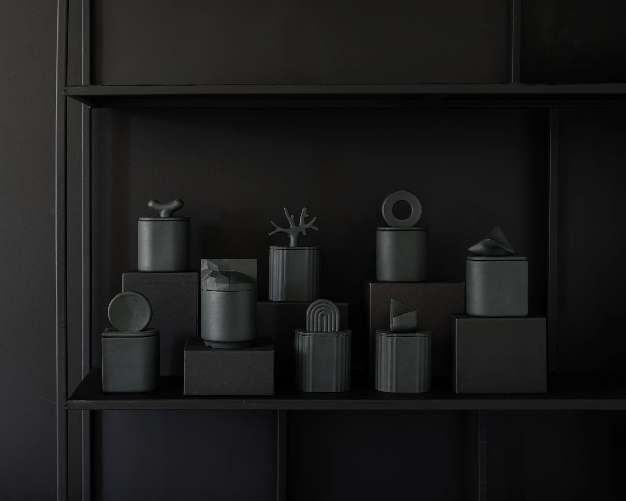 Ki Black - porcelain candle