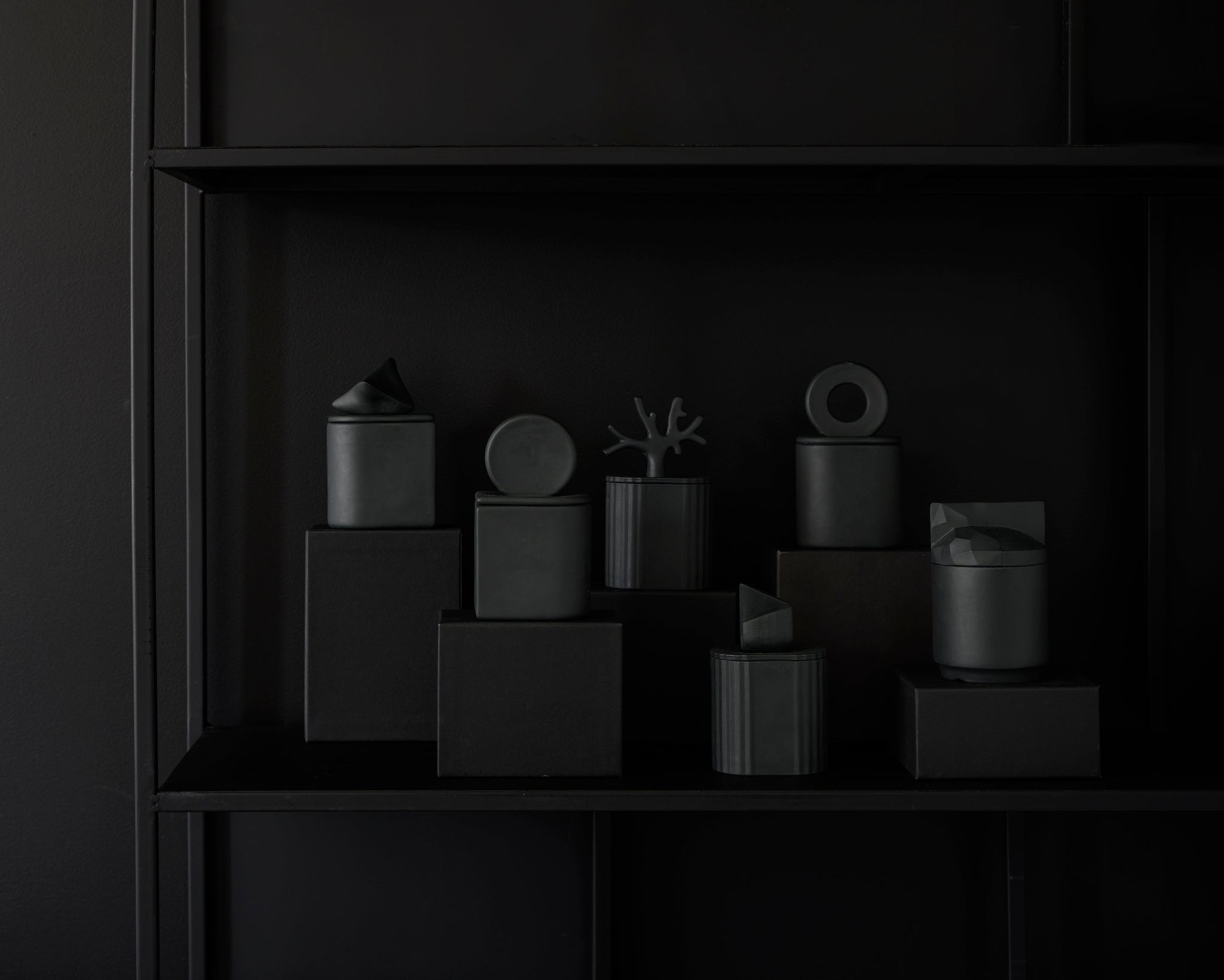 Sunset  Black - porcelain container