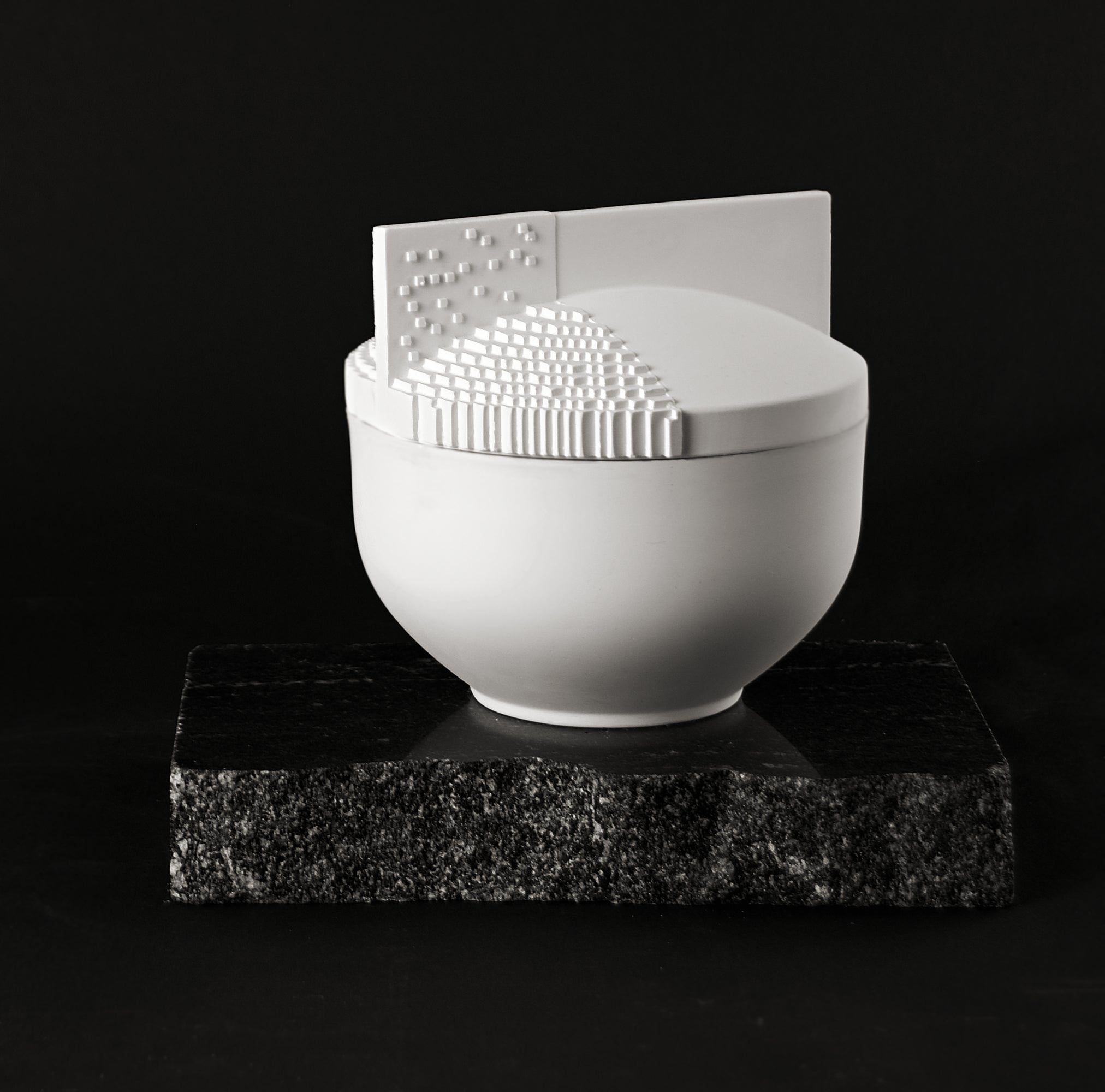 Basalt - porcelain candle